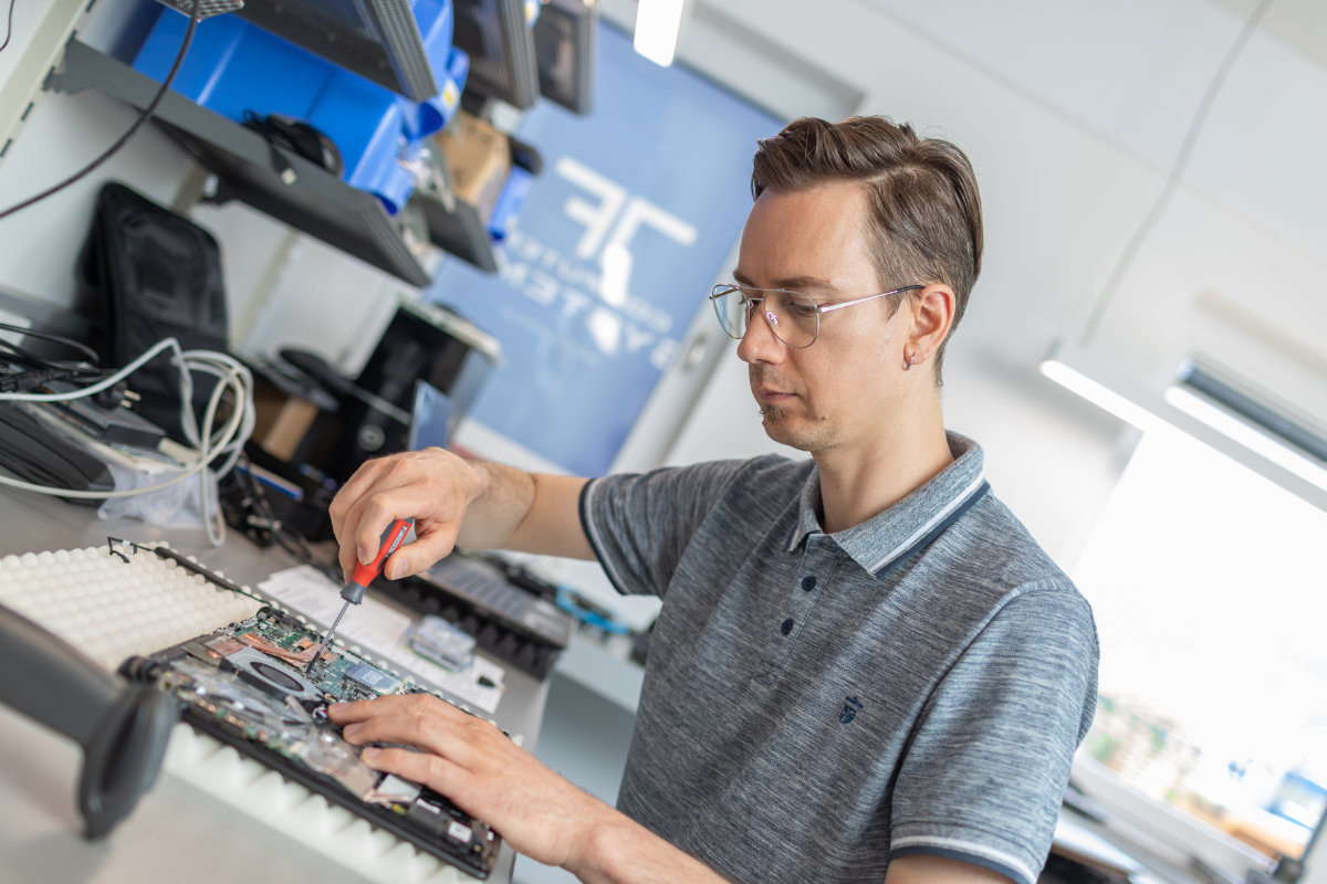 Petzner Wolfgang Werkstatt Techniker bei TF-Systems in Tamsweg, Computer installieren, Reparaturen